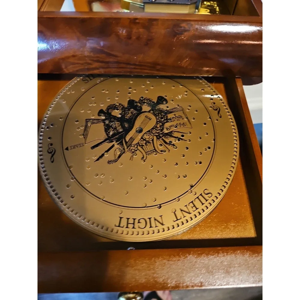 Mr. Christmas Holiday Symphonium Wood Music Box 16 Songs